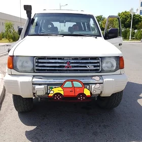 Mitsubishi Montero 1995