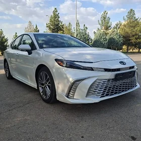 Toyota Camry 2025