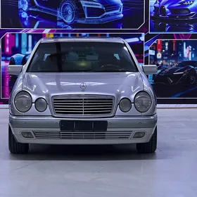 Mercedes-Benz E320 1999