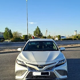 Toyota Camry 2021