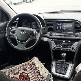 Hyundai Elantra 2018