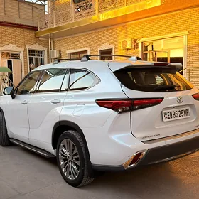 Toyota Highlander 2020