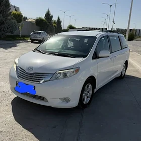 Toyota Sienna 2016
