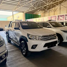 Toyota Hilux 2023