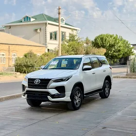 Toyota Fortuner 2023