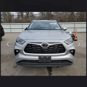 Toyota Highlander 2022
