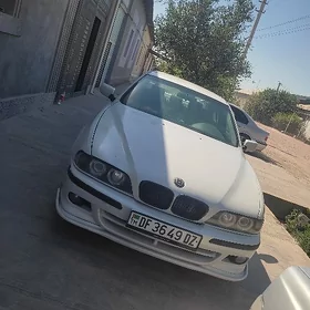 BMW E39 2000