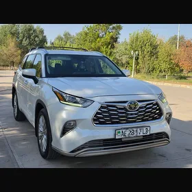 Toyota Highlander 2022