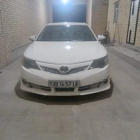 Toyota Camry 2012