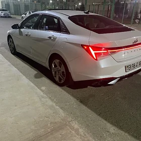 Hyundai Elantra 2021