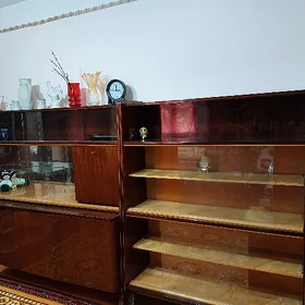 Продаётся сервант
