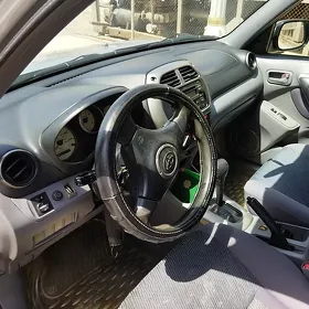 Toyota RAV4 2001
