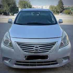 Nissan Versa 2011