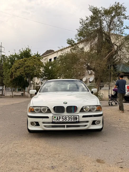 BMW E39 2001 - 1