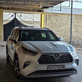 Toyota Highlander 2022