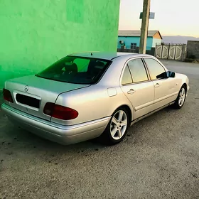 Mercedes-Benz E320 1996