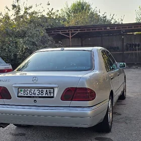 Mercedes-Benz E320 1999