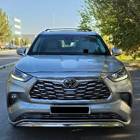 Toyota Highlander 2021