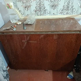 стол