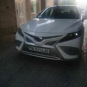 Toyota Camry 2021