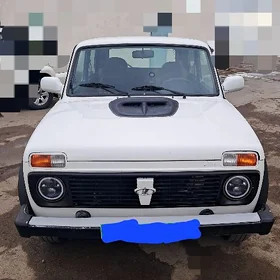Lada Niva 2015