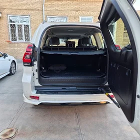 Toyota Land Cruiser Prado 2023