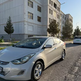 Hyundai Elantra 2013