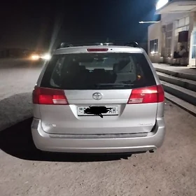 Toyota Sienna 2004