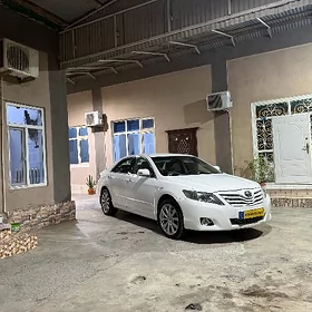 Toyota Camry 2011