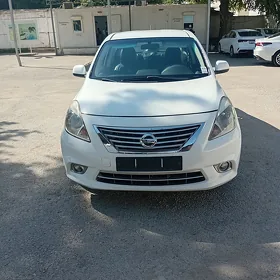 Nissan Versa 2012