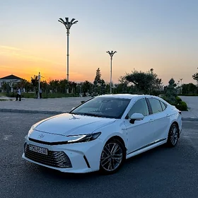 Toyota Camry 2025