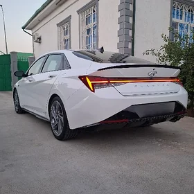 Hyundai Elantra 2023