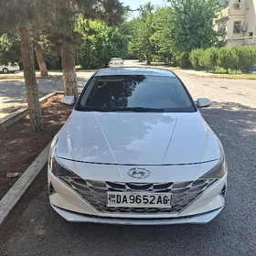 Hyundai Elantra 2021