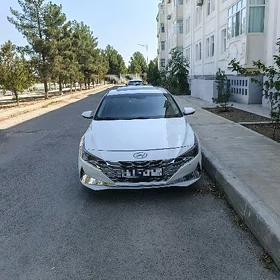 Hyundai Elantra 2021