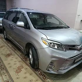 Toyota Sienna 2020