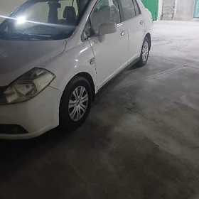 Nissan Tiida 2006