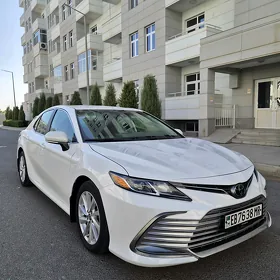 Toyota Camry 2023