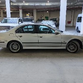 BMW E39 2001