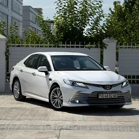Toyota Camry 2020
