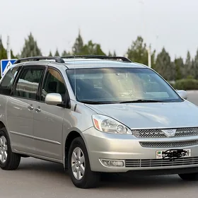 Toyota Sienna 2004