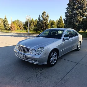 Mercedes-Benz E320 2003