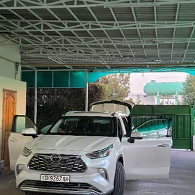 Toyota Highlander 2020