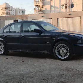 BMW E39 1998
