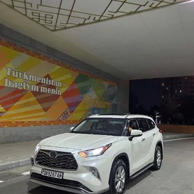 Toyota Highlander 2020