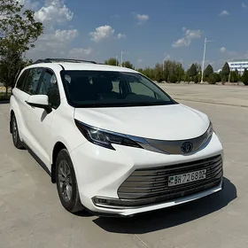 Toyota Sienna 2021