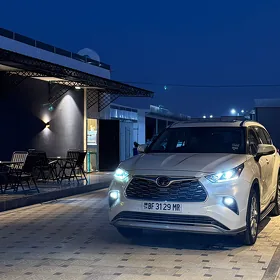 Toyota Highlander 2020