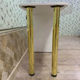 Маникюрный стол