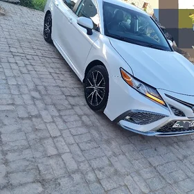 Toyota Camry 2021