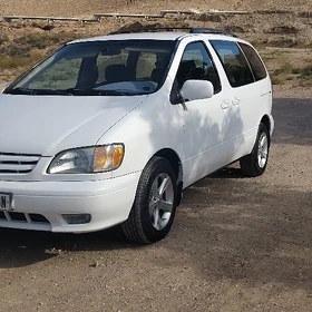 Toyota Sienna 2002