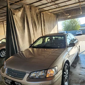 Toyota Camry 2000